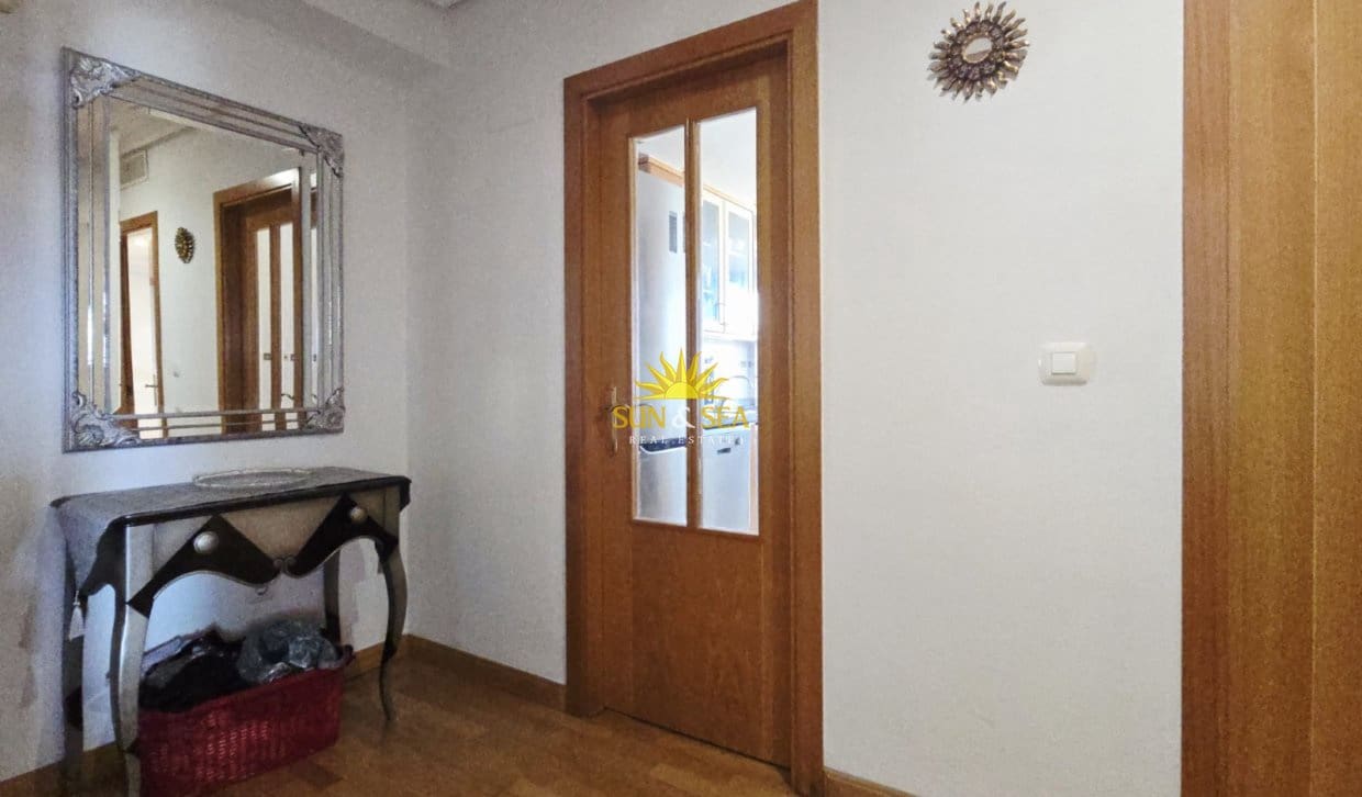 Penthouse de 3 chambres à louer à Alicante ville avec piscine garage - 1 800 € (Ref: 10127314)