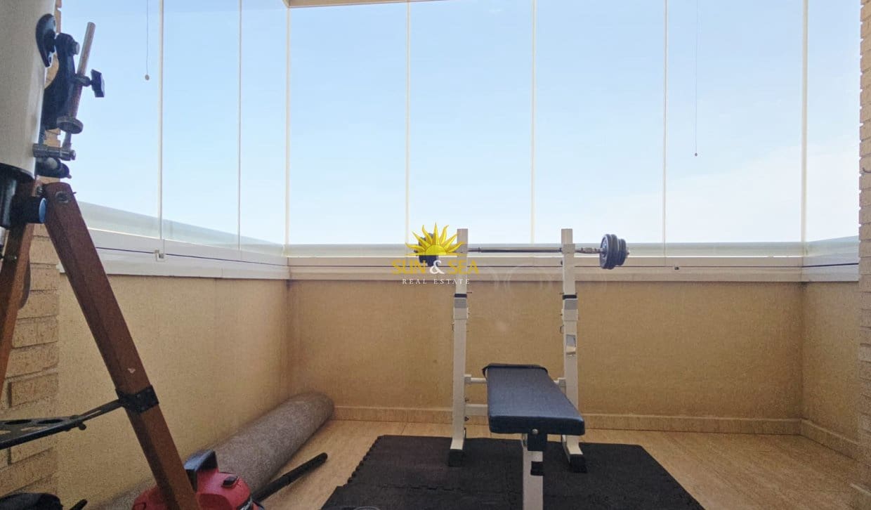 Penthouse de 3 chambres à louer à Alicante ville avec piscine garage - 1 800 € (Ref: 10127314)