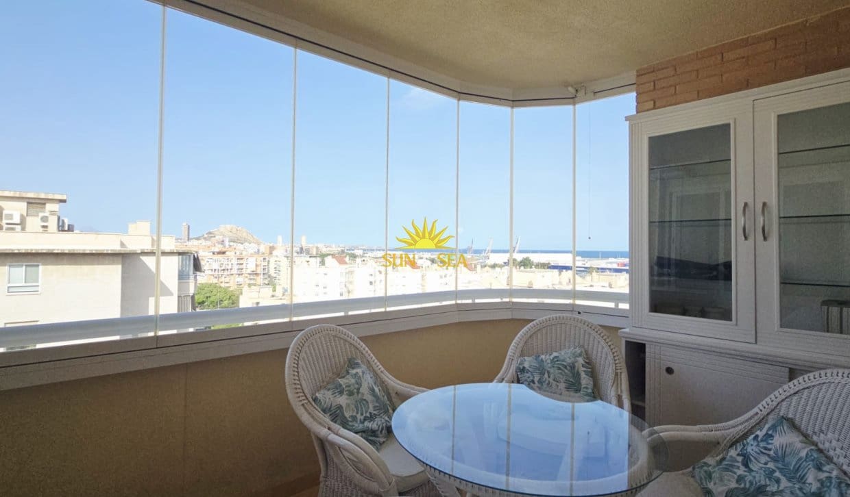 Penthouse de 3 chambres à louer à Alicante ville avec piscine garage - 1 800 € (Ref: 10127314)