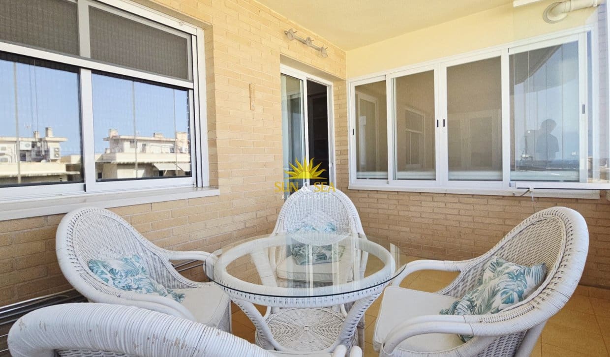 Penthouse de 3 chambres à louer à Alicante ville avec piscine garage - 1 800 € (Ref: 10127314)