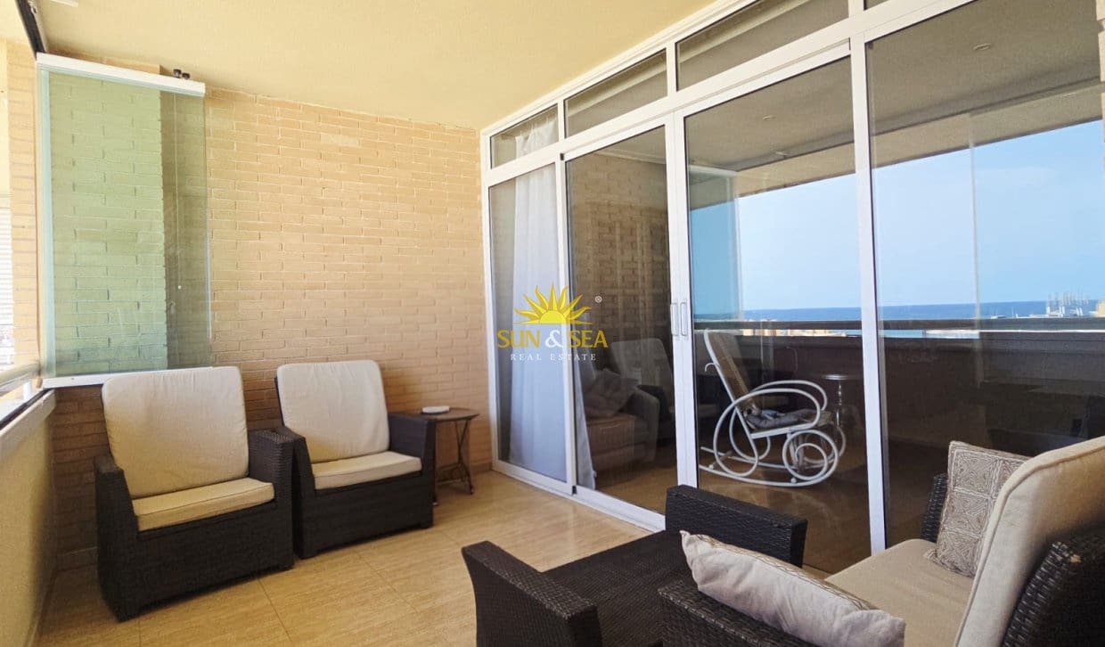 Penthouse de 3 chambres à louer à Alicante ville avec piscine garage - 1 800 € (Ref: 10127314)