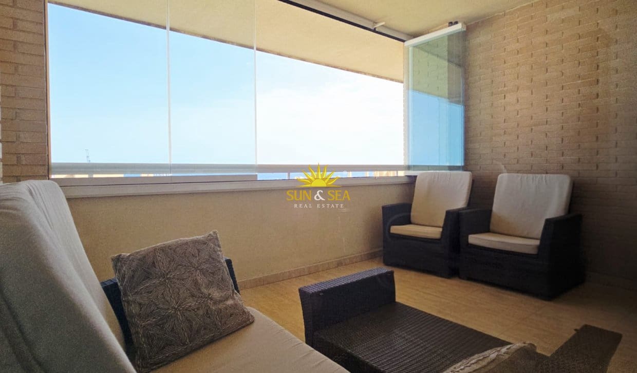 Penthouse de 3 chambres à louer à Alicante ville avec piscine garage - 1 800 € (Ref: 10127314)