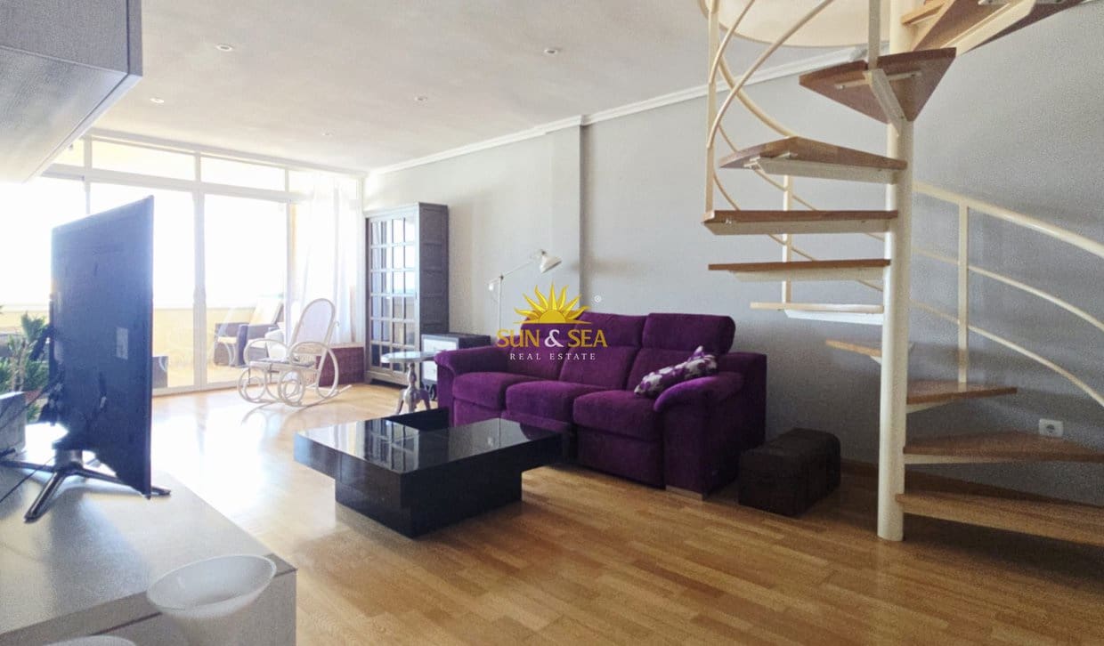 Penthouse de 3 chambres à louer à Alicante ville avec piscine garage - 1 800 € (Ref: 10127314)