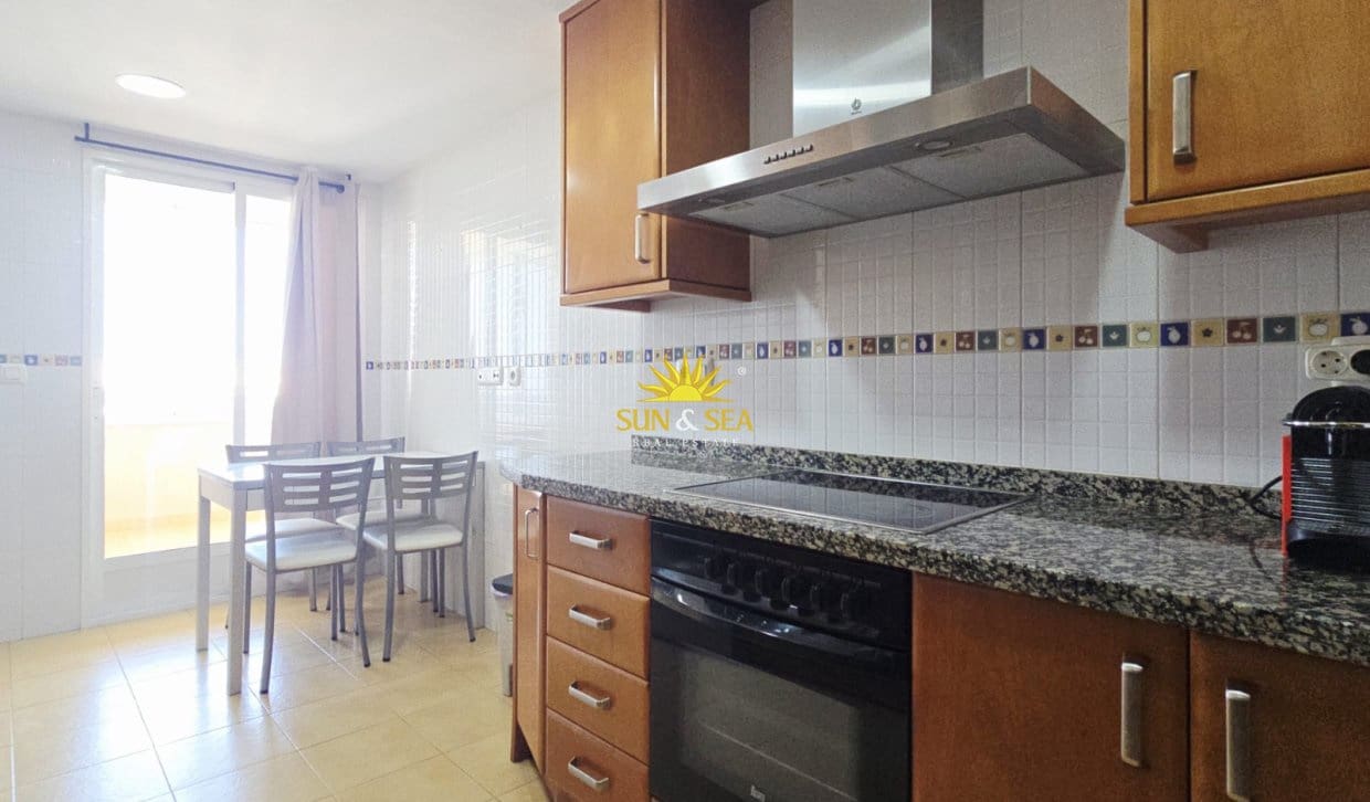Penthouse de 3 chambres à louer à Alicante ville avec piscine garage - 1 800 € (Ref: 10127314)