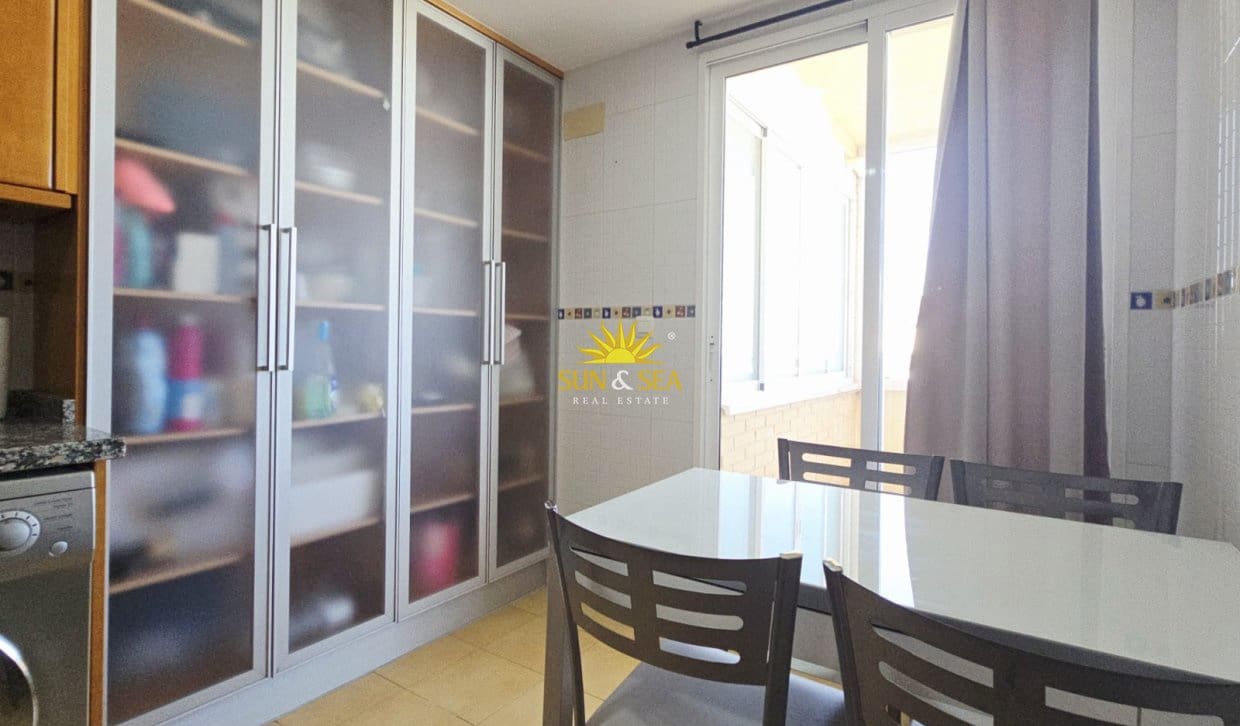 Penthouse de 3 chambres à louer à Alicante ville avec piscine garage - 1 800 € (Ref: 10127314)