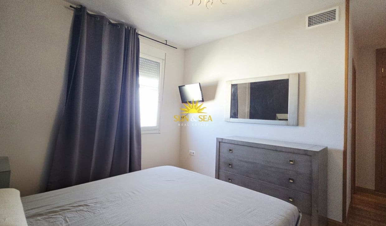 Penthouse de 3 chambres à louer à Alicante ville avec piscine garage - 1 800 € (Ref: 10127314)