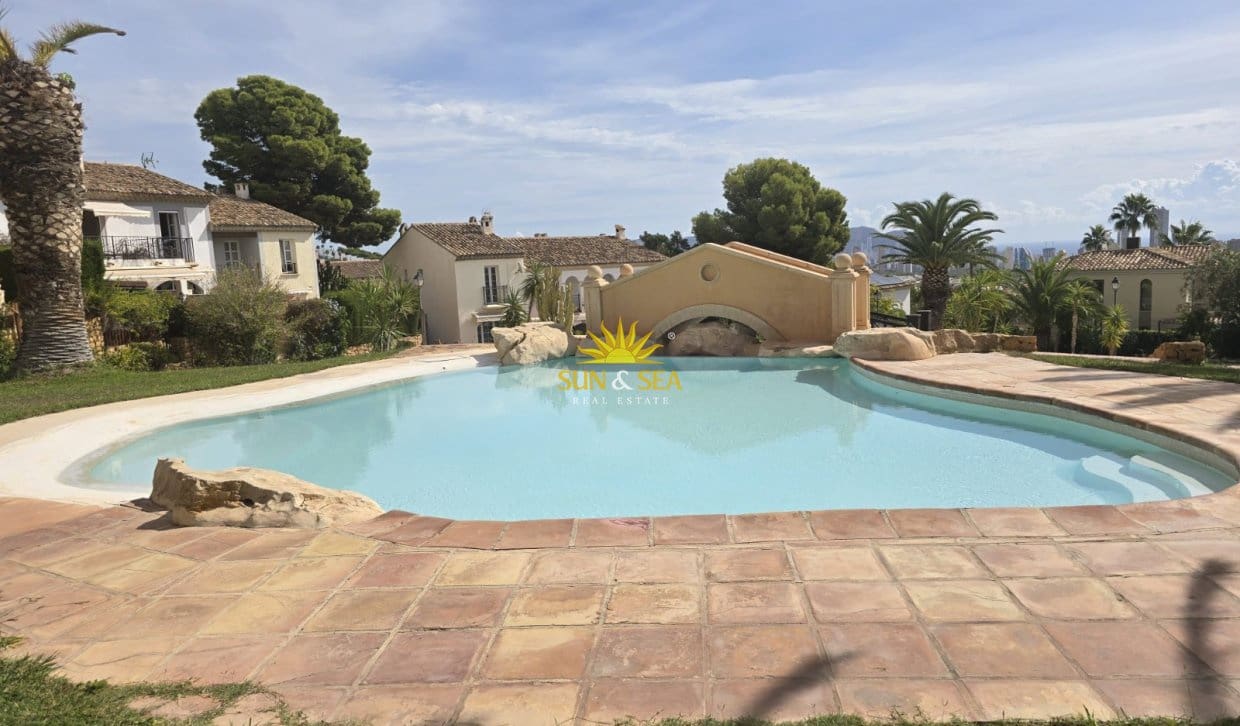 2 bedroom Townhouse for rent in Finestrat with pool garage - € 1,400 (Ref: 10130449)