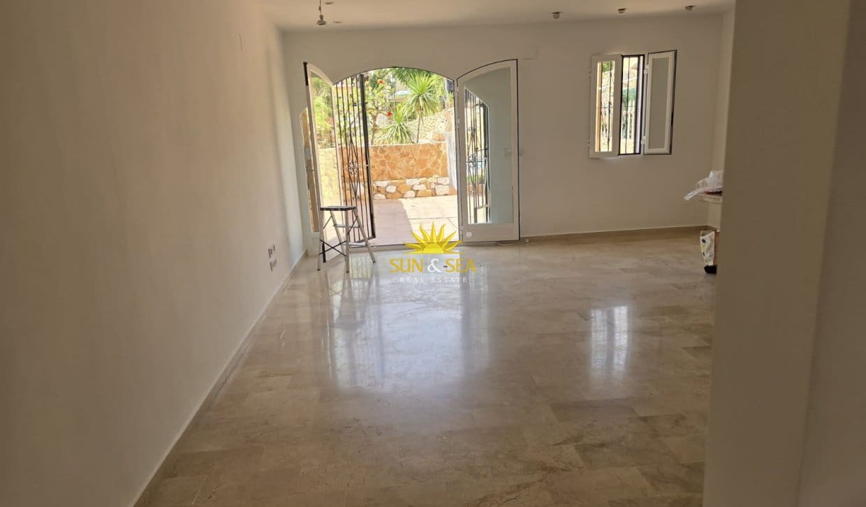 2 bedroom Townhouse for rent in Finestrat with pool garage - € 1,400 (Ref: 10130449)