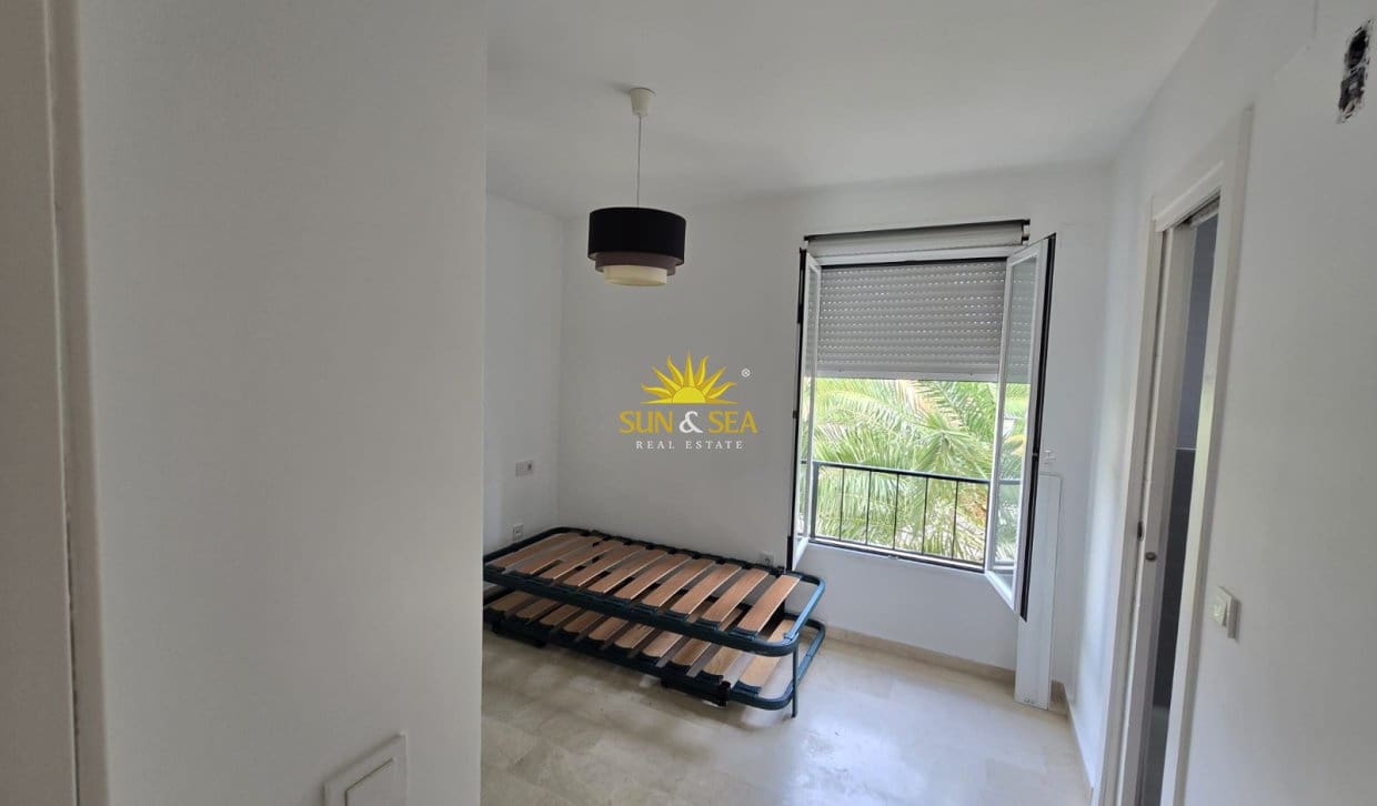 2 bedroom Townhouse for rent in Finestrat with pool garage - € 1,400 (Ref: 10130449)