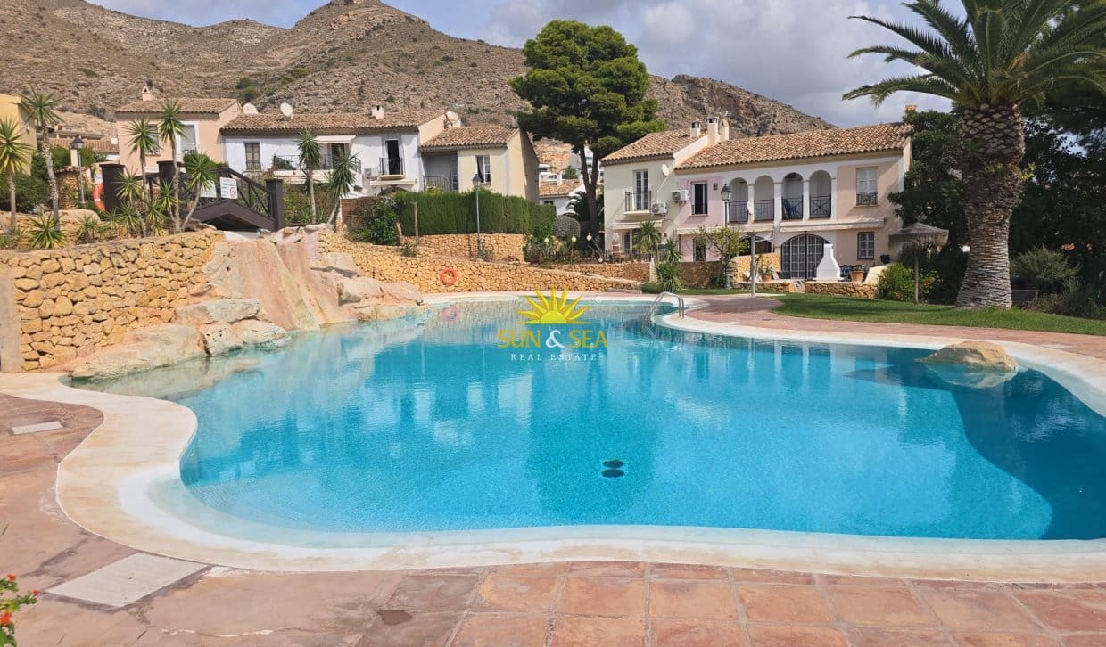 2 bedroom Townhouse for rent in Finestrat with pool garage - € 1,400 (Ref: 10130449)