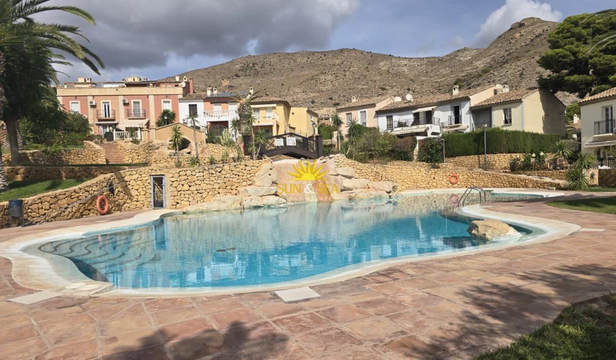 2 bedroom Townhouse for rent in Finestrat with pool garage - € 1,400 (Ref: 10130449)