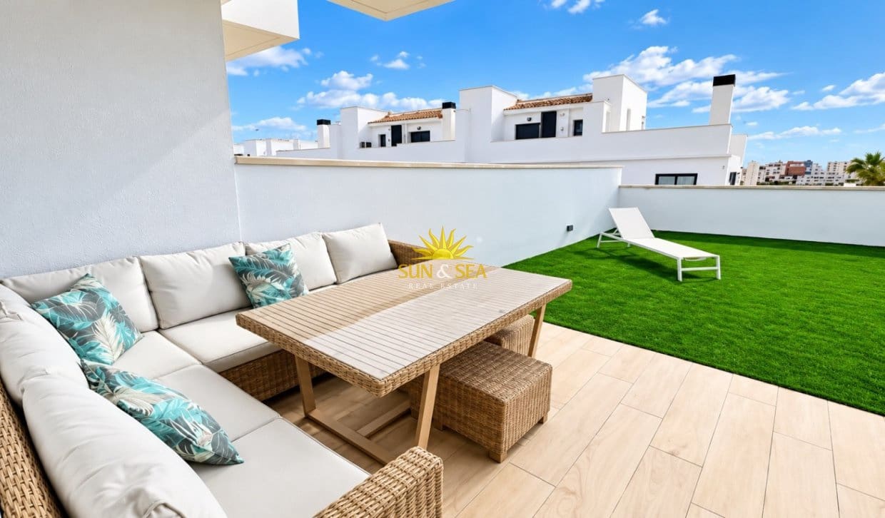 3 bedroom Villa for rent in Finestrat with pool garage - € 2,100 (Ref: 10130450)