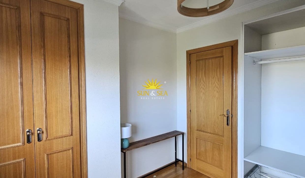 3 bedroom Apartment for rent in Alicante / Alacant city with pool garage - € 1,300 (Ref: 10130638)