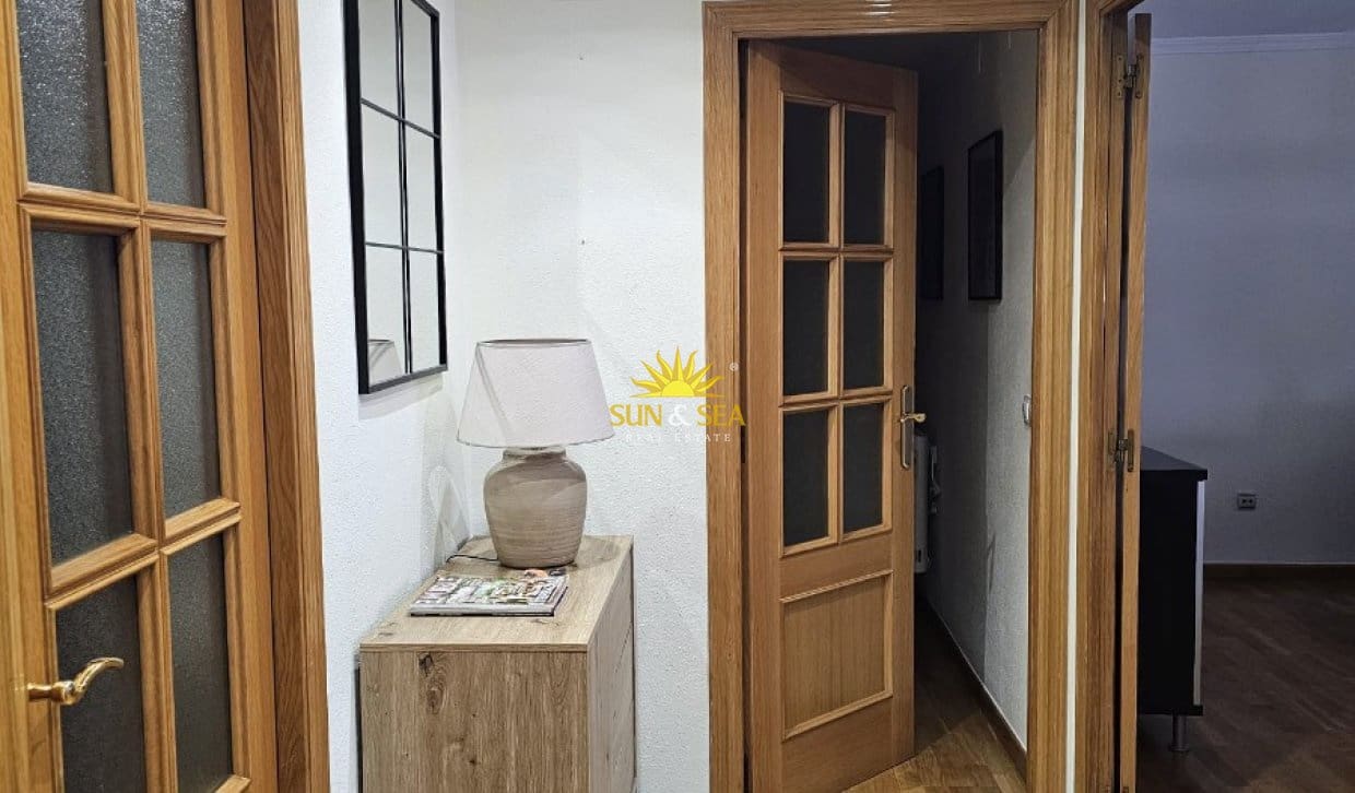 3 bedroom Apartment for rent in Alicante / Alacant city with pool garage - € 1,300 (Ref: 10130638)