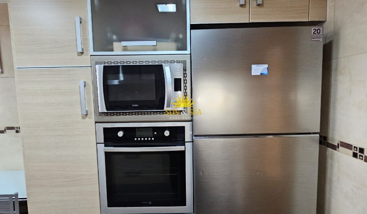 3 bedroom Apartment for rent in Alicante / Alacant city with pool garage - € 1,300 (Ref: 10130638)
