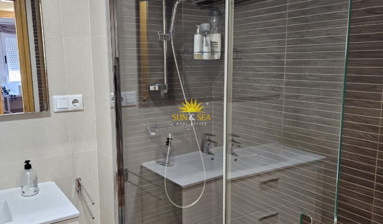 3 bedroom Apartment for rent in Alicante / Alacant city with pool garage - € 1,300 (Ref: 10130638)
