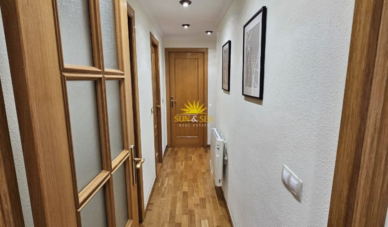 3 bedroom Apartment for rent in Alicante / Alacant city with pool garage - € 1,300 (Ref: 10130638)
