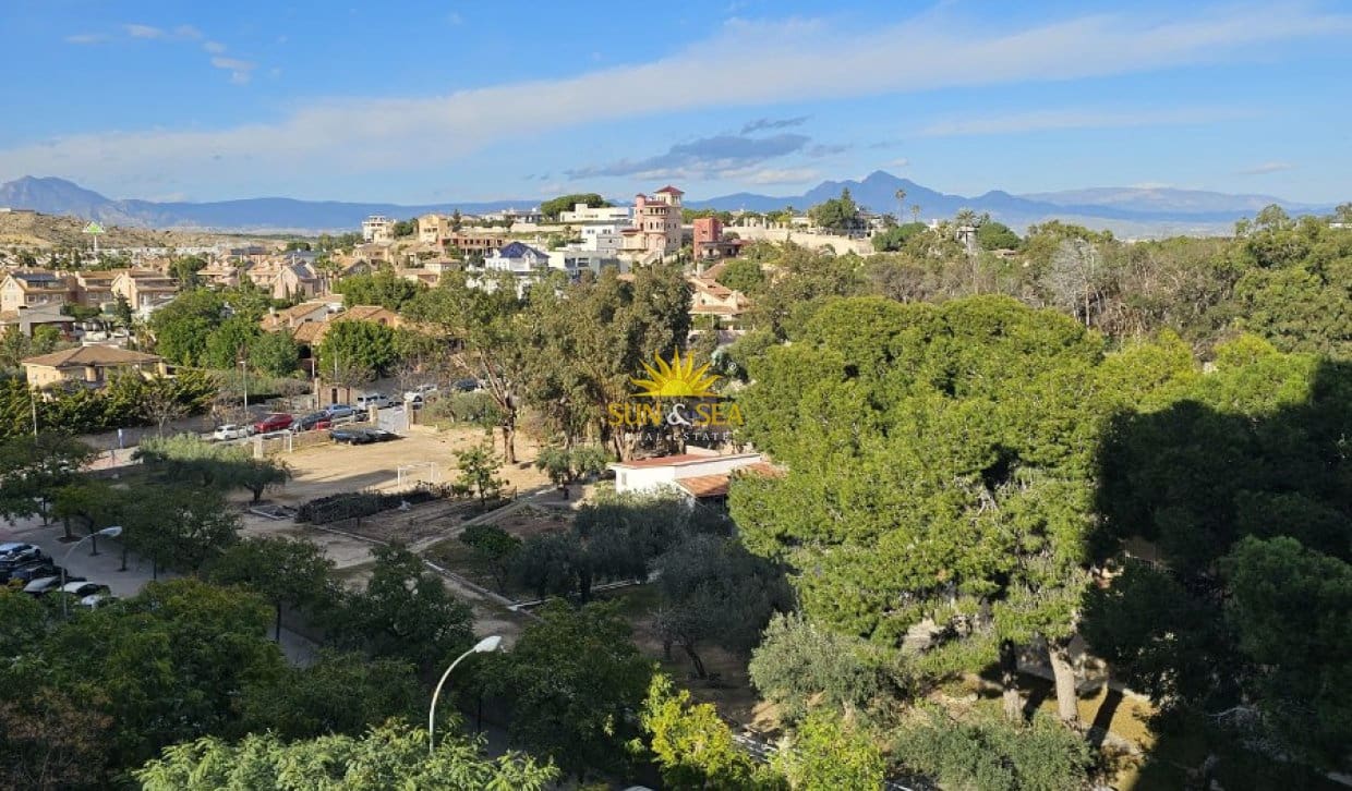 3 bedroom Apartment for rent in Alicante / Alacant city with pool garage - € 1,300 (Ref: 10130638)