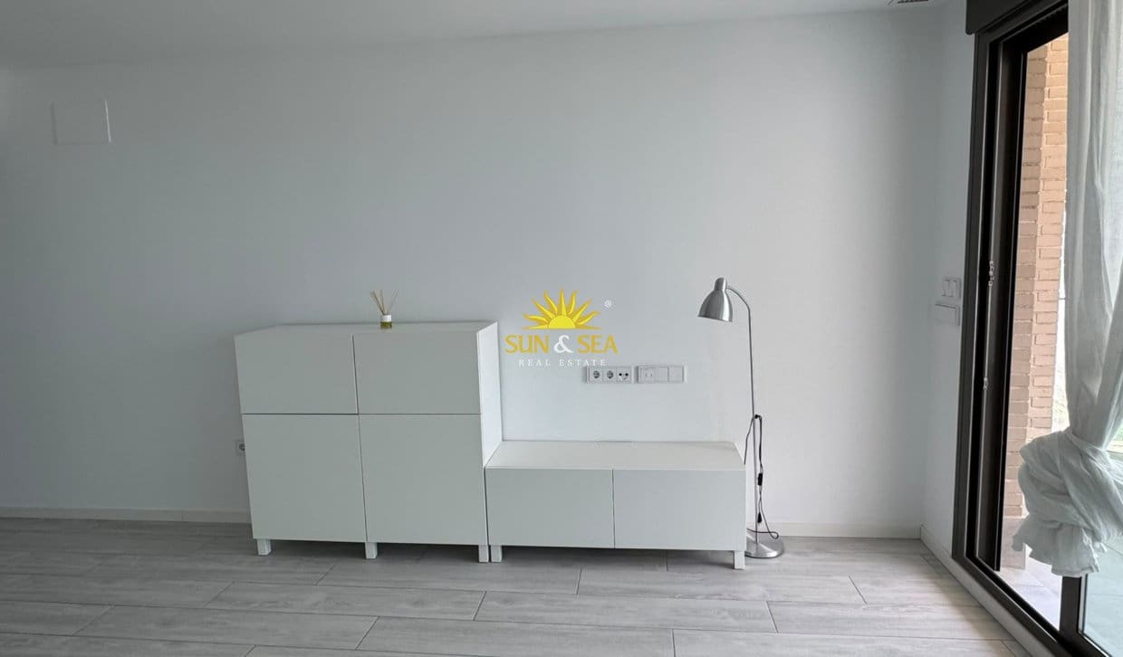 Apartamento de 2 habitaciones en Alicante / Alacant ciudad en alquiler con piscina garaje - 2.200 € (Ref: 10130840)