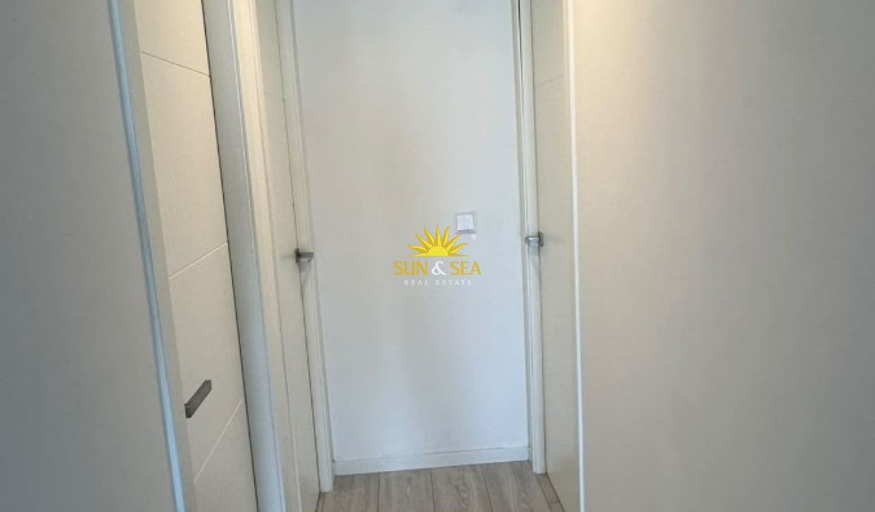 Apartamento de 2 habitaciones en Alicante / Alacant ciudad en alquiler con piscina garaje - 2.200 € (Ref: 10130840)