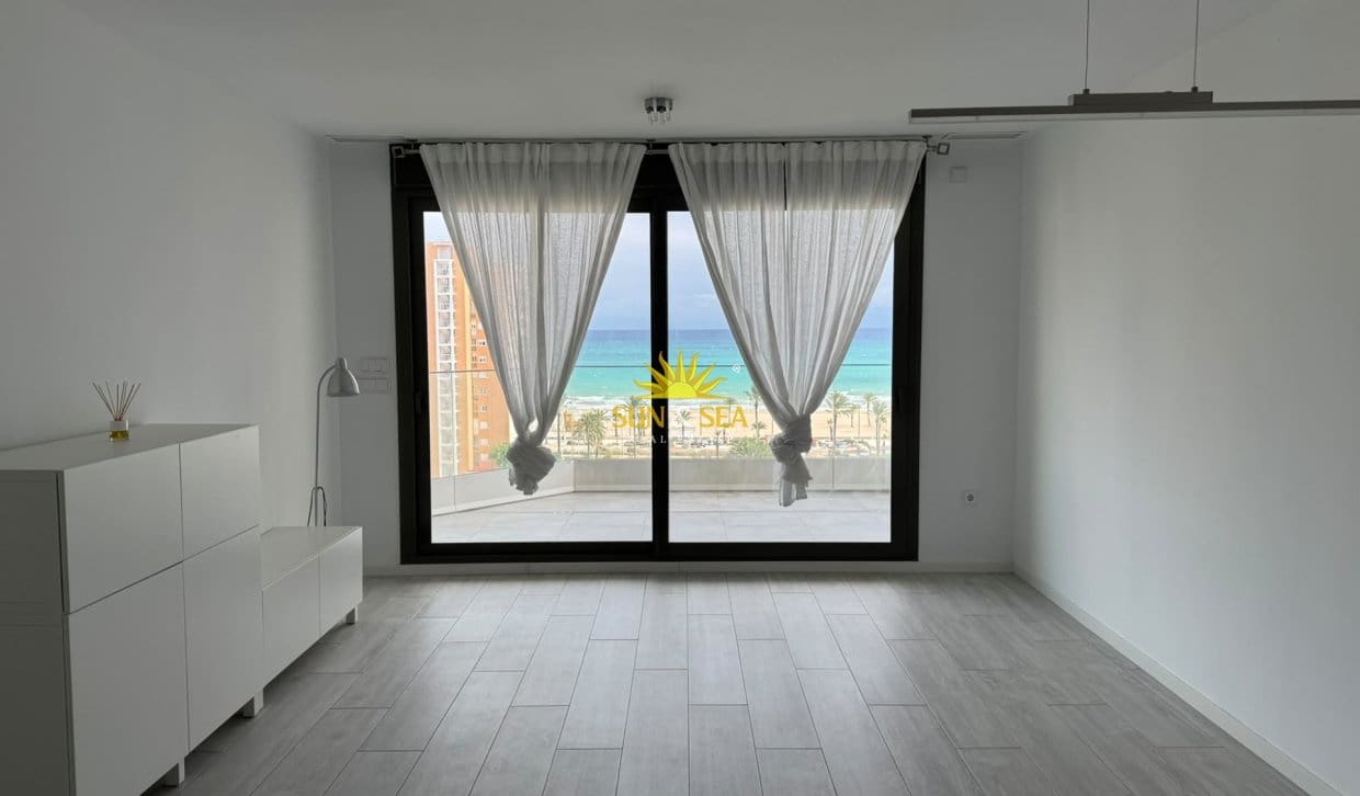 Apartamento de 2 habitaciones en Alicante / Alacant ciudad en alquiler con piscina garaje - 2.200 € (Ref: 10130840)