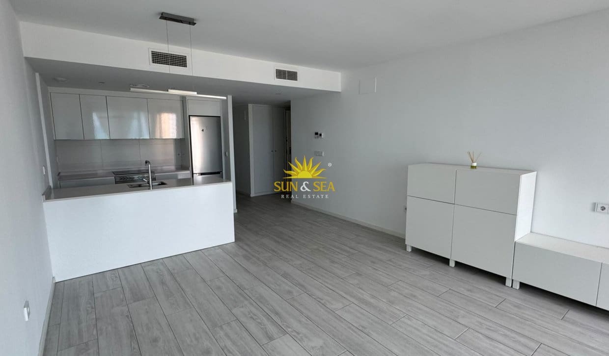 Apartamento de 2 habitaciones en Alicante / Alacant ciudad en alquiler con piscina garaje - 2.200 € (Ref: 10130840)