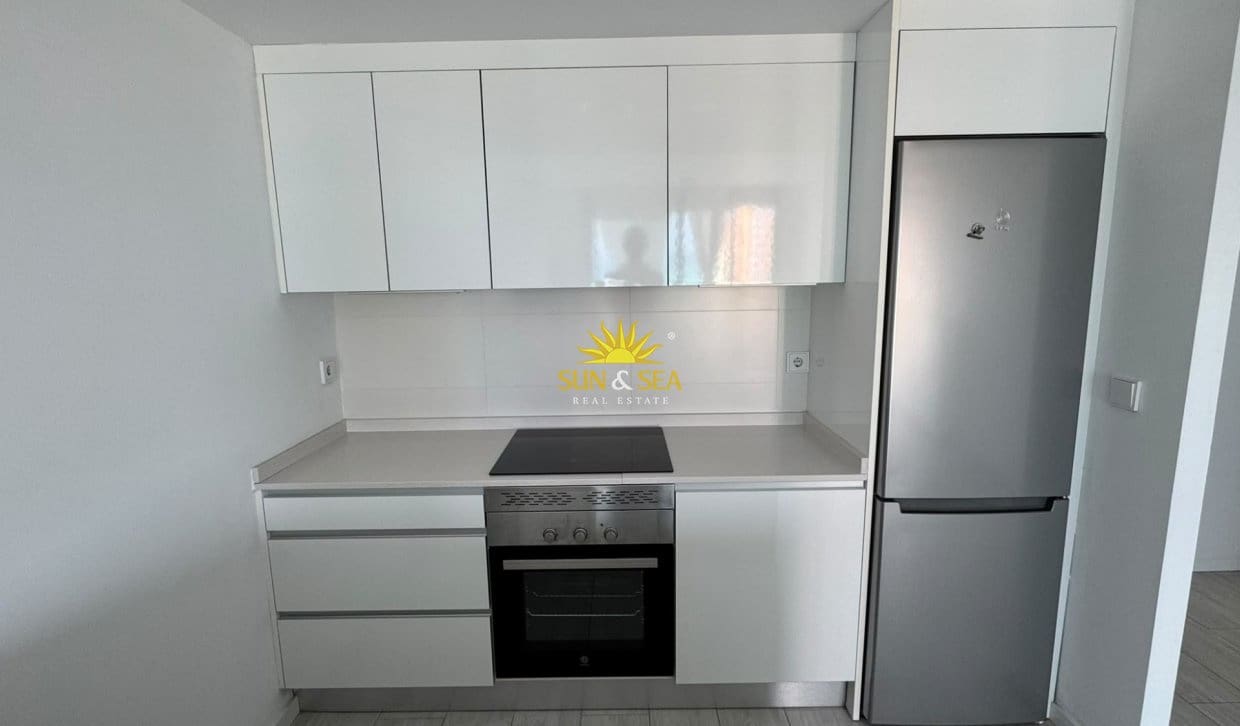 Apartamento de 2 habitaciones en Alicante / Alacant ciudad en alquiler con piscina garaje - 2.200 € (Ref: 10130840)