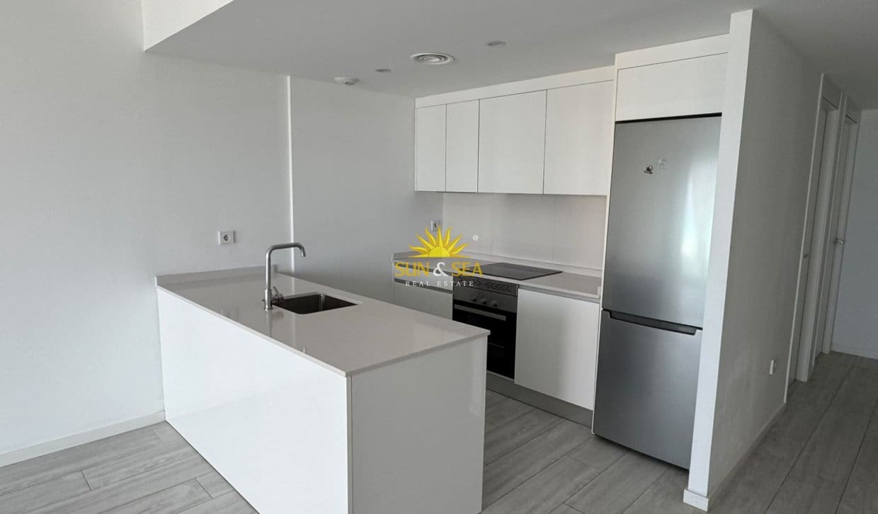 Apartamento de 2 habitaciones en Alicante / Alacant ciudad en alquiler con piscina garaje - 2.200 € (Ref: 10130840)