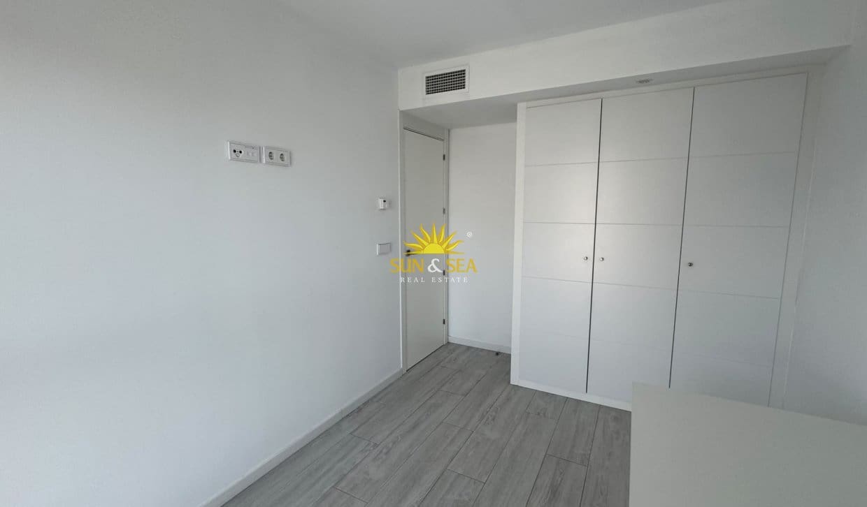 Apartamento de 2 habitaciones en Alicante / Alacant ciudad en alquiler con piscina garaje - 2.200 € (Ref: 10130840)