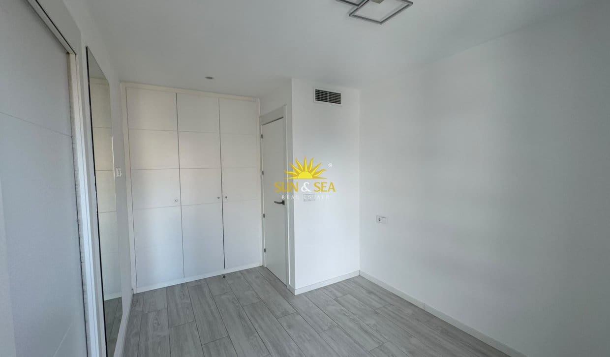 Apartamento de 2 habitaciones en Alicante / Alacant ciudad en alquiler con piscina garaje - 2.200 € (Ref: 10130840)