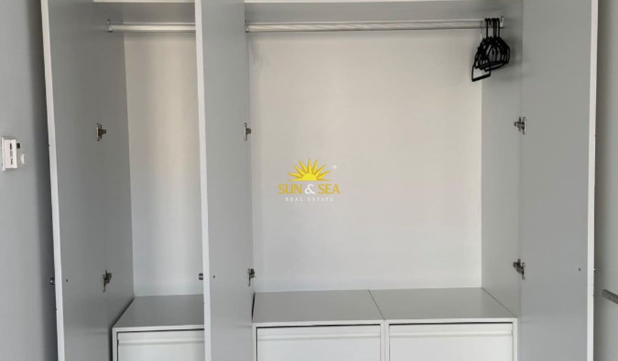 Apartamento de 2 habitaciones en Alicante / Alacant ciudad en alquiler con piscina garaje - 2.200 € (Ref: 10130840)
