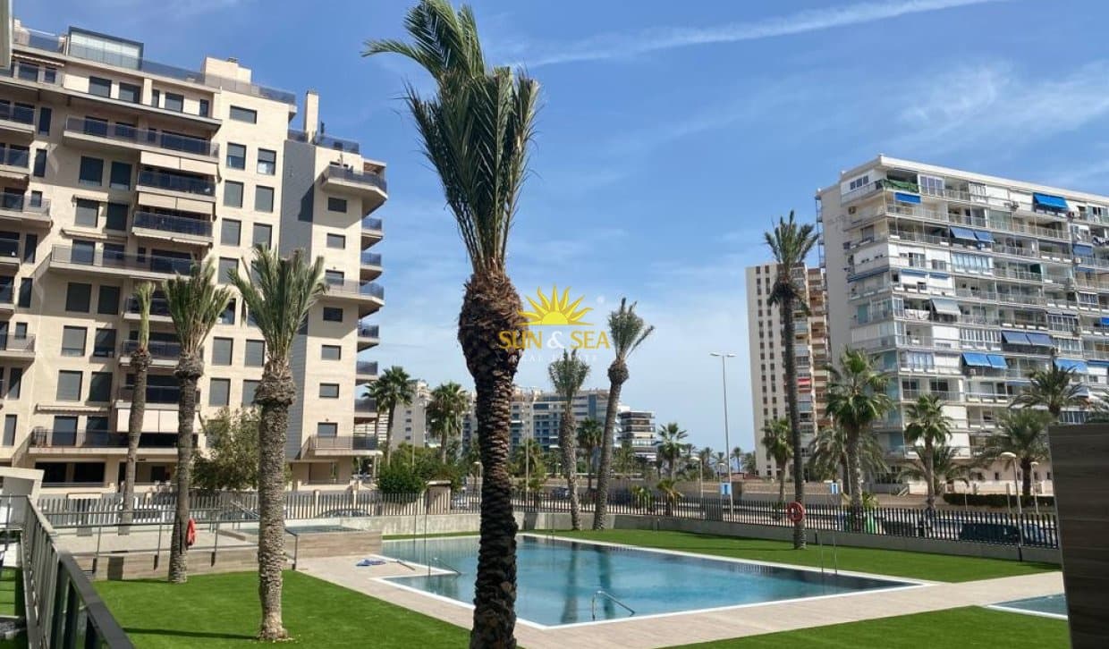Apartamento de 2 habitaciones en Alicante / Alacant ciudad en alquiler con piscina garaje - 2.200 € (Ref: 10130840)