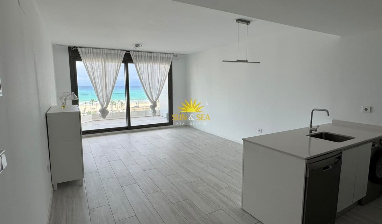 Apartamento de 2 habitaciones en Alicante / Alacant ciudad en alquiler con piscina garaje - 2.200 € (Ref: 10130840)