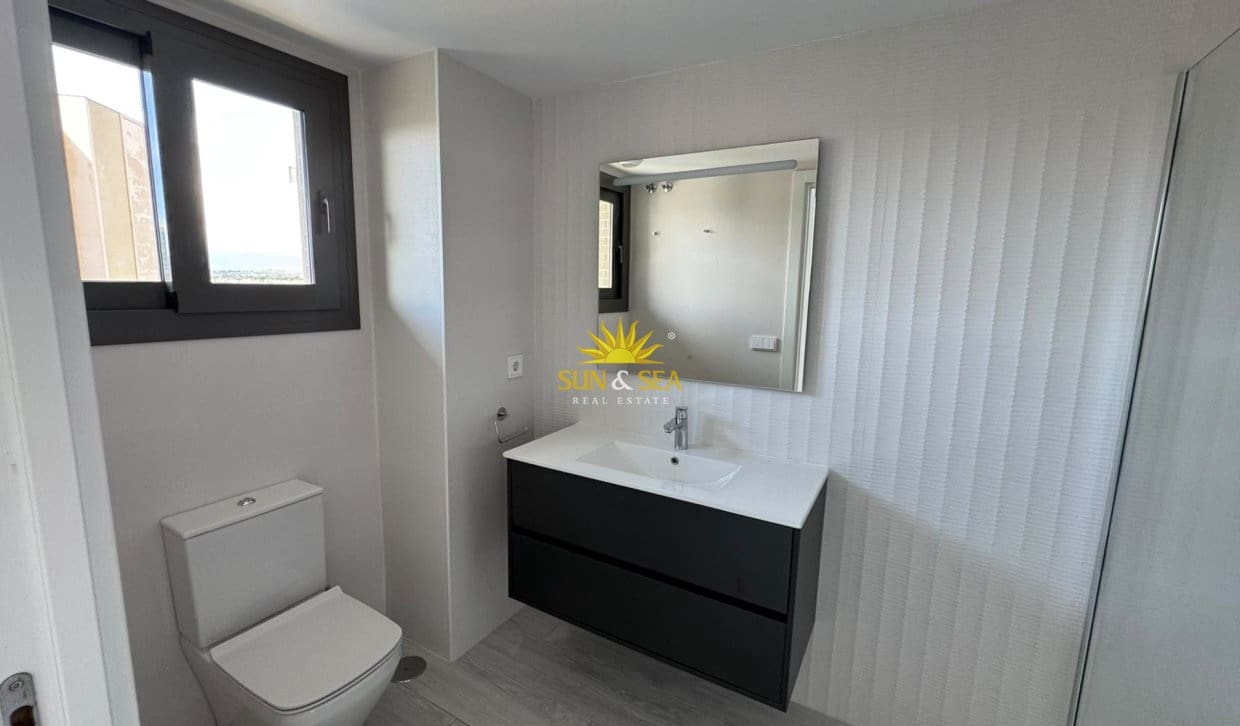 Apartamento de 2 habitaciones en Alicante / Alacant ciudad en alquiler con piscina garaje - 2.200 € (Ref: 10130840)