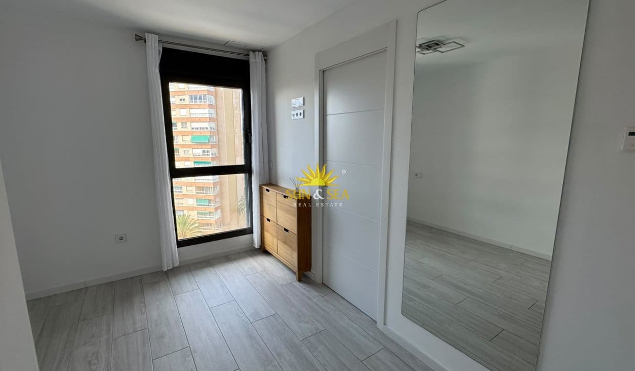 Apartamento de 2 habitaciones en Alicante / Alacant ciudad en alquiler con piscina garaje - 2.200 € (Ref: 10130840)