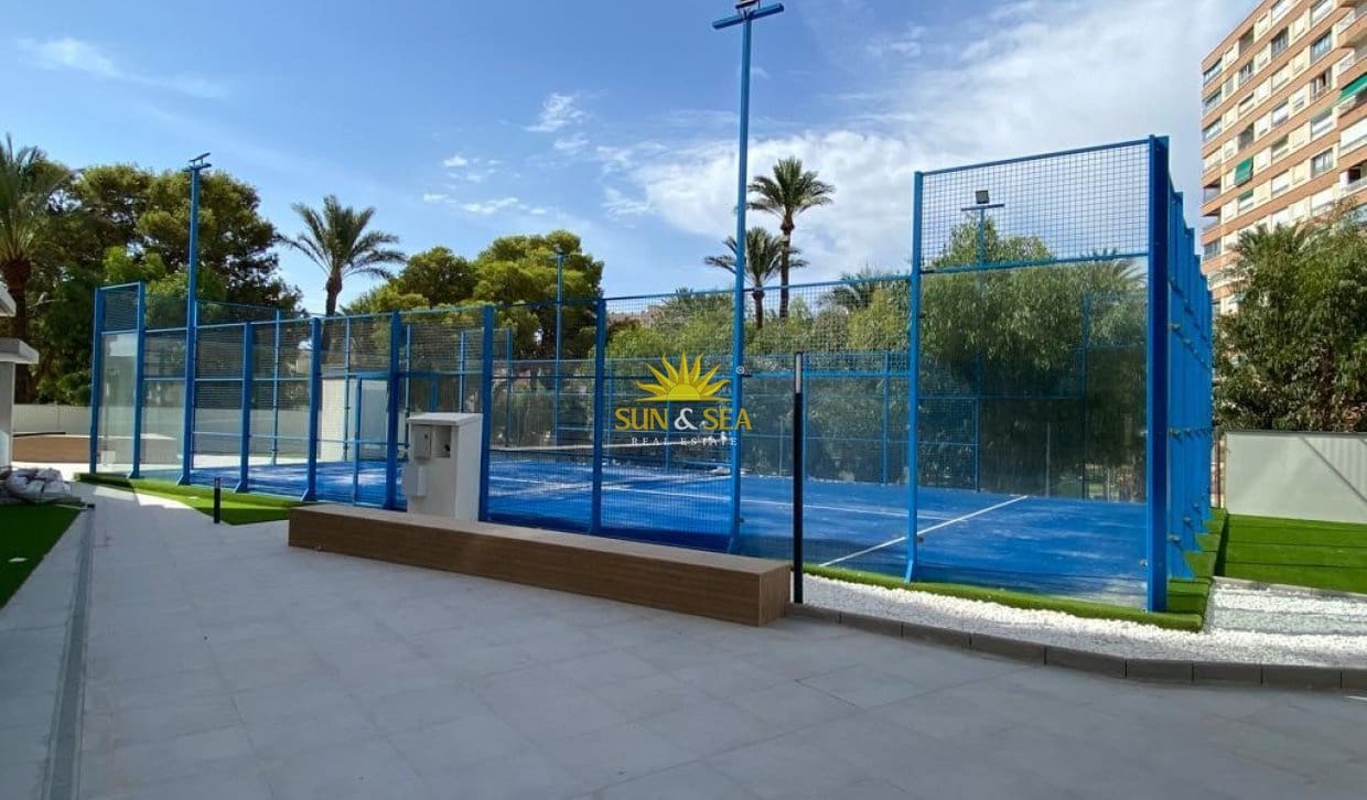Apartamento de 2 habitaciones en Alicante / Alacant ciudad en alquiler con piscina garaje - 2.200 € (Ref: 10130840)