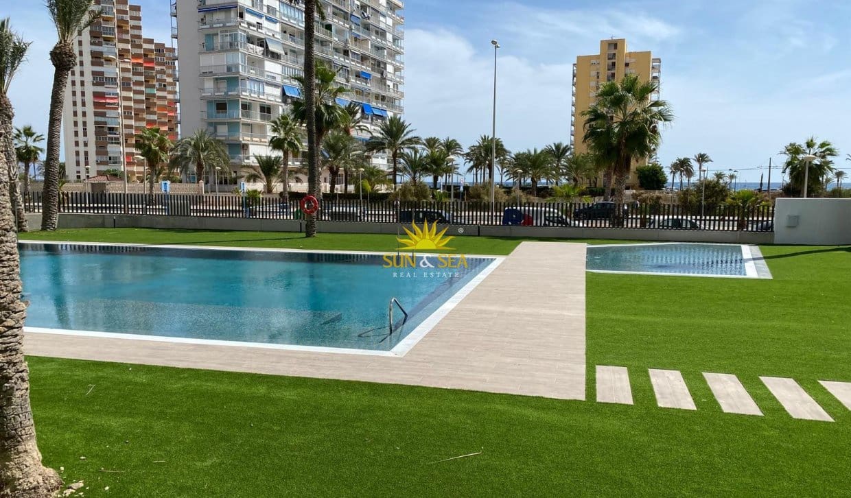 Apartamento de 2 habitaciones en Alicante / Alacant ciudad en alquiler con piscina garaje - 2.200 € (Ref: 10130840)