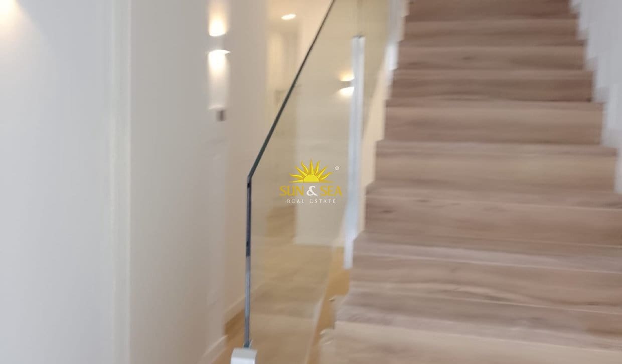 4 soverom Villa til salgs i Aspe med garasje - € 399 000 (Ref: 10134880)