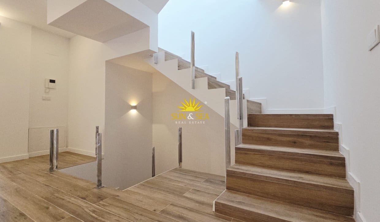 4 soverom Villa til salgs i Aspe med garasje - € 399 000 (Ref: 10134880)