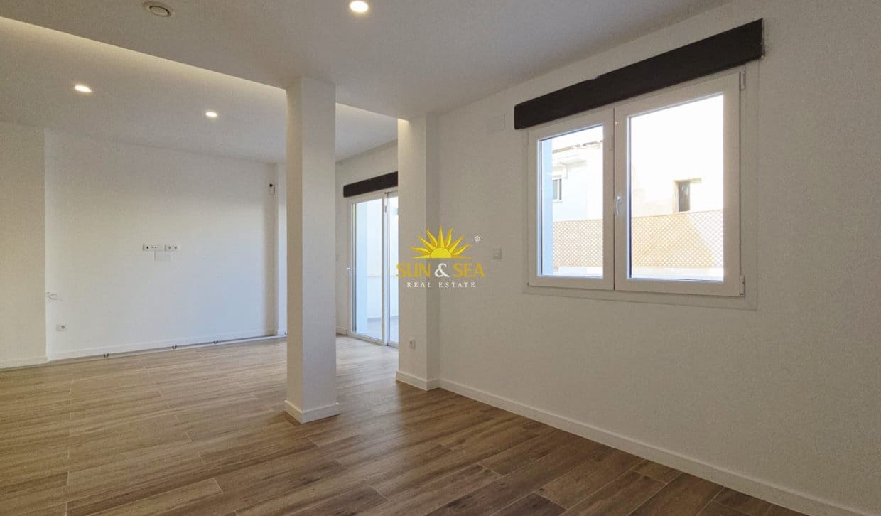 4 soverom Villa til salgs i Aspe med garasje - € 399 000 (Ref: 10134880)