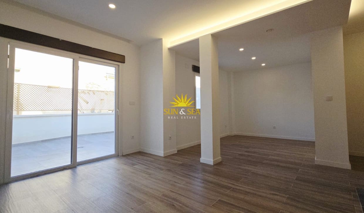 4 soverom Villa til salgs i Aspe med garasje - € 399 000 (Ref: 10134880)