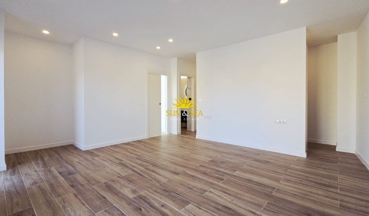 4 soverom Villa til salgs i Aspe med garasje - € 399 000 (Ref: 10134880)