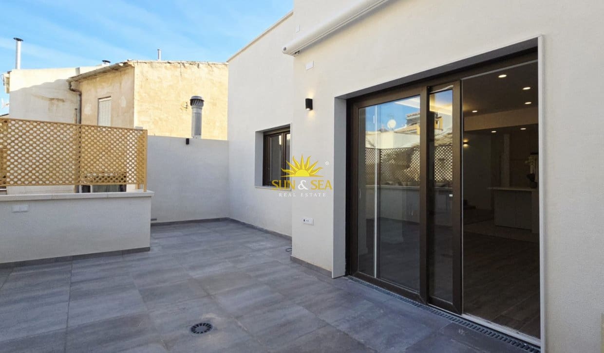 4 soverom Villa til salgs i Aspe med garasje - € 399 000 (Ref: 10134880)