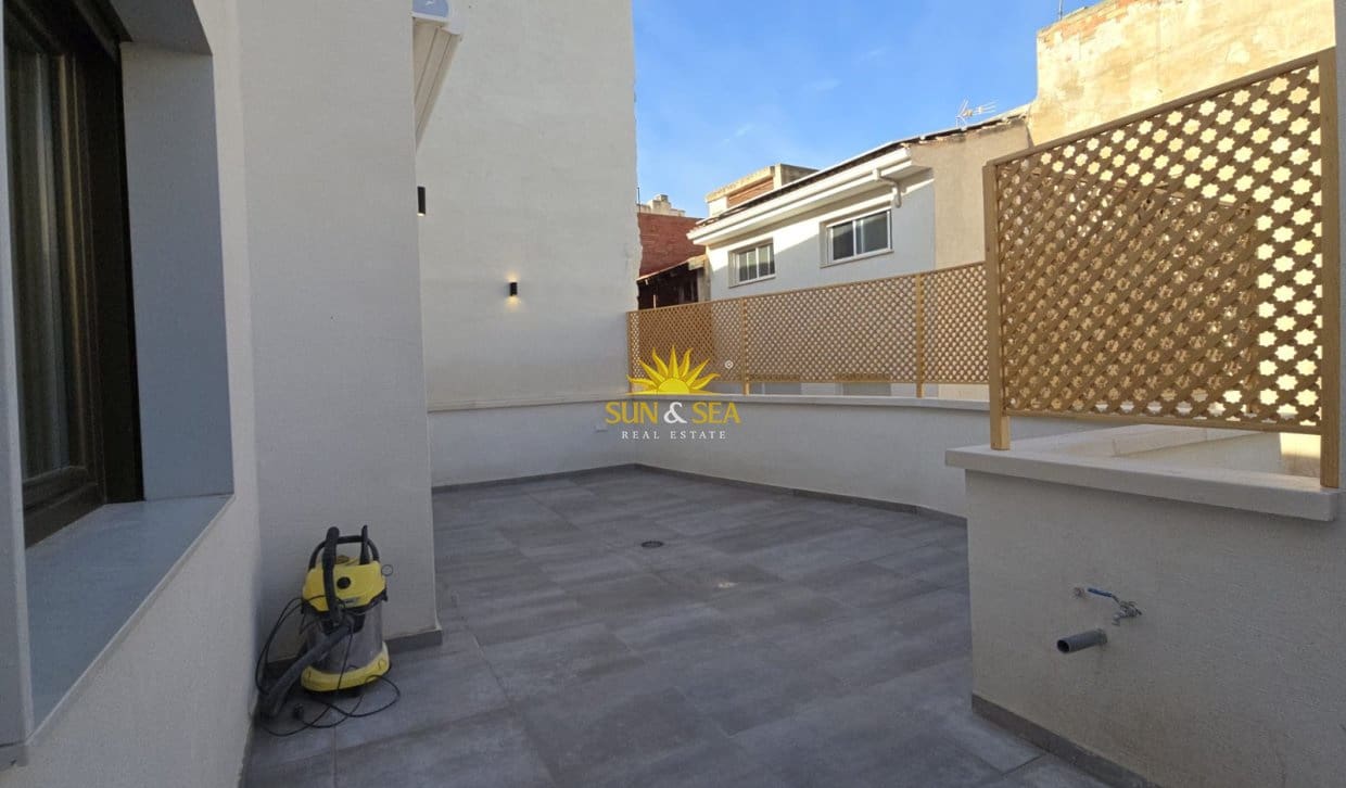 4 soverom Villa til salgs i Aspe med garasje - € 399 000 (Ref: 10134880)