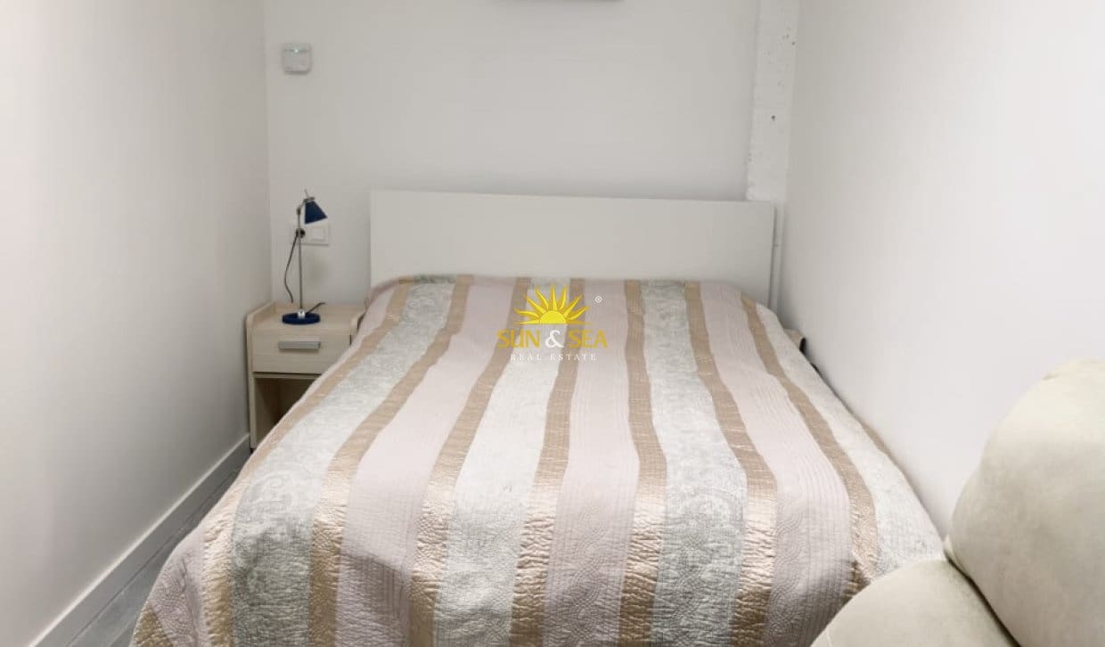 1 Zimmer Studio zu vermieten in Alicante / Alacant Stadt - 800 € (Ref: 10134882)