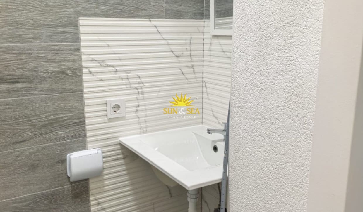 1 Zimmer Studio zu vermieten in Alicante / Alacant Stadt - 800 € (Ref: 10134882)