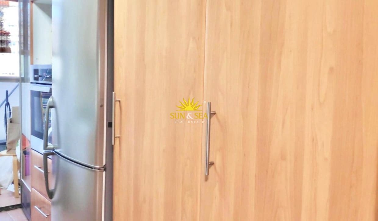 3 slaapkamer Appartement te huur in Alicante stad met zwembad garage - € 1.850 (Ref: 10135232)