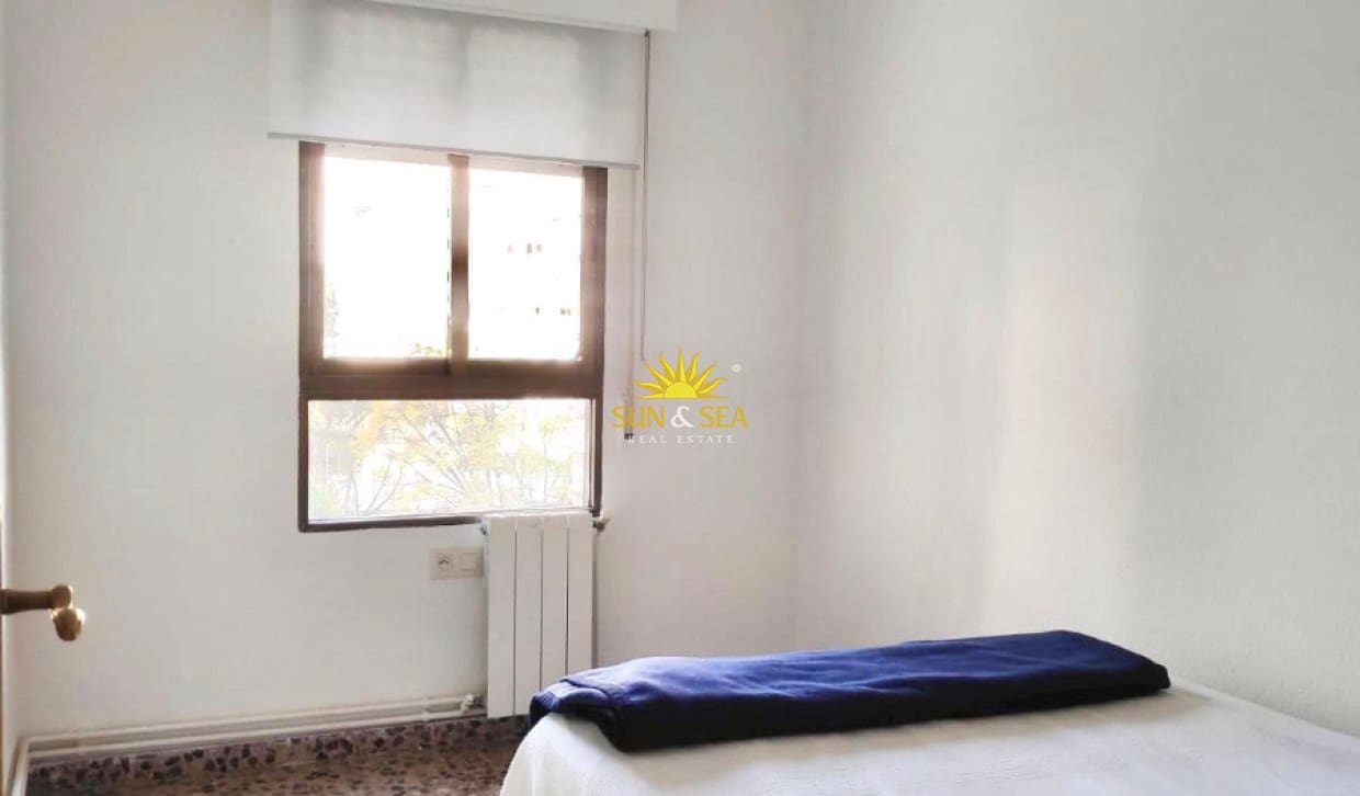 3 slaapkamer Appartement te huur in Alicante stad met zwembad garage - € 1.850 (Ref: 10135232)