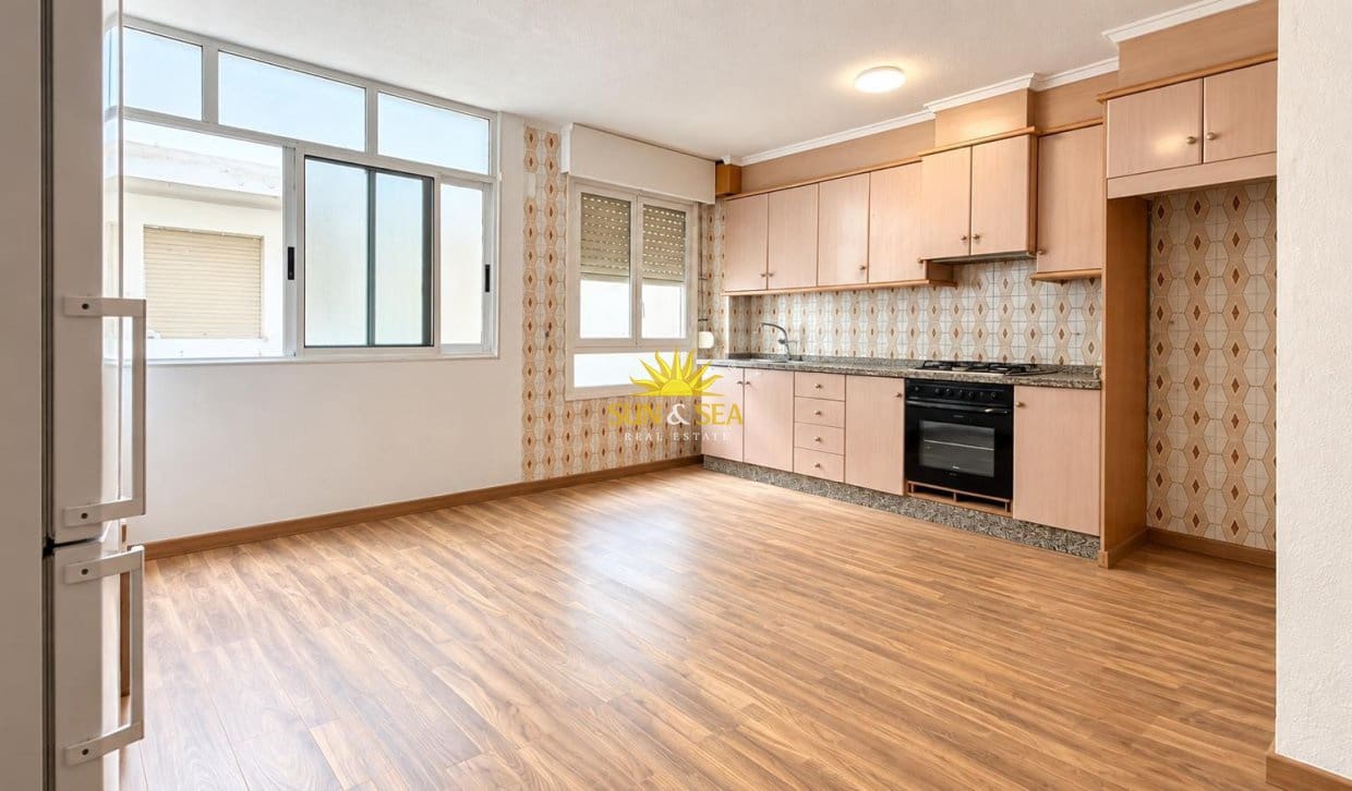 2 sovrum Lägenhet att hyra i Torrevieja - 950 € (Ref: 10135233)