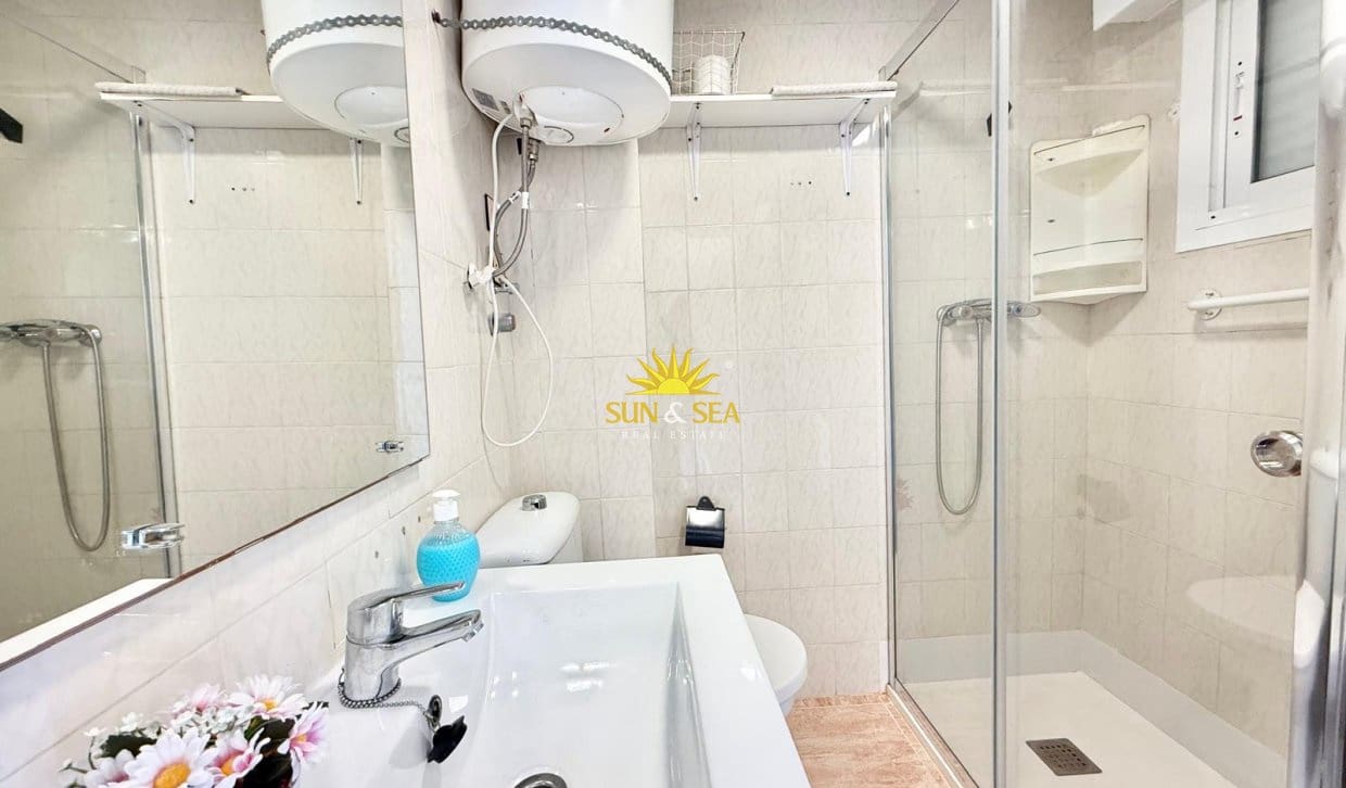 1 sypialnia Apartament na sprzedaż w Pilar de la Horadada z basenem garażem - 150 000 € (Ref: 10136433)